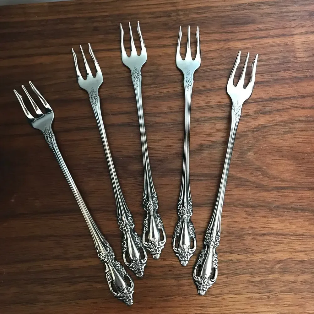 Oneida Distinction Deluxe Raphael Stainless 6” Cocktail /Olive Forks Set of 5